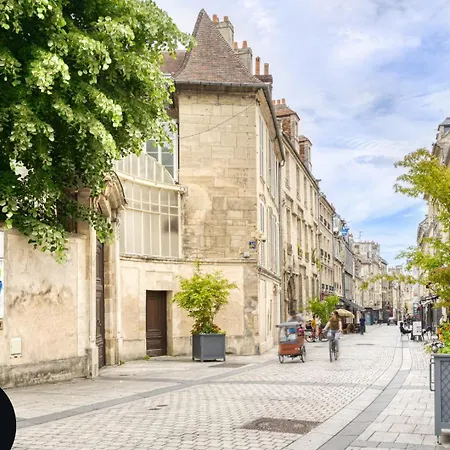 Apartment Le - Parking And Comfort In The Centre Caen